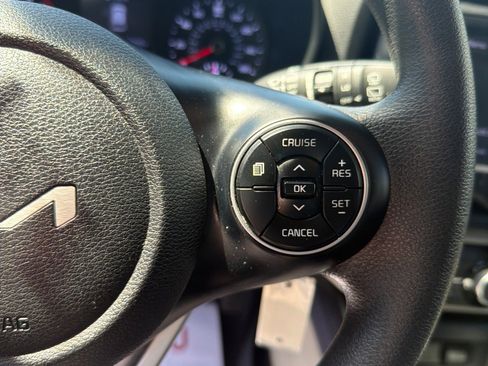 Used 2022 Kia Soul LX w/ Technology Package FWD image 16