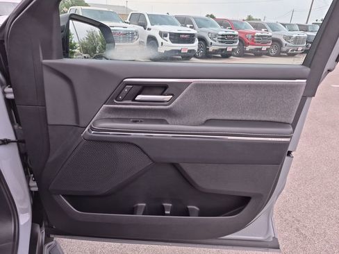 Used 2026 GMC Sierra EV Elevation AWD/4WD image 34