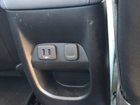 Used 2022 Chevrolet Colorado Z71 w/ Safety Package AWD/4WD image 34