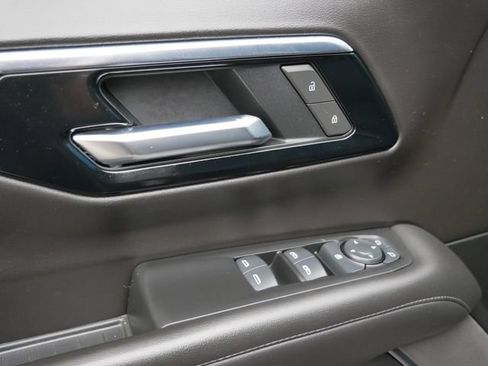 Used 2025 Chevrolet Suburban LS AWD/4WD image 12