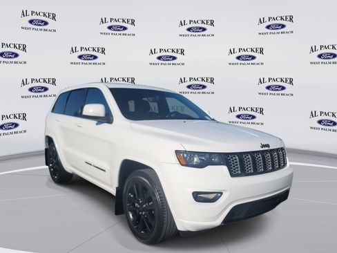 Used 2019 Jeep Grand Cherokee Altitude image 7