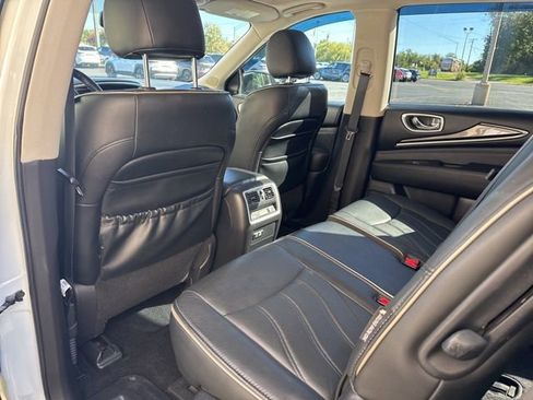 Used 2019 INFINITI QX60 Luxe w/ Essential Package image 18
