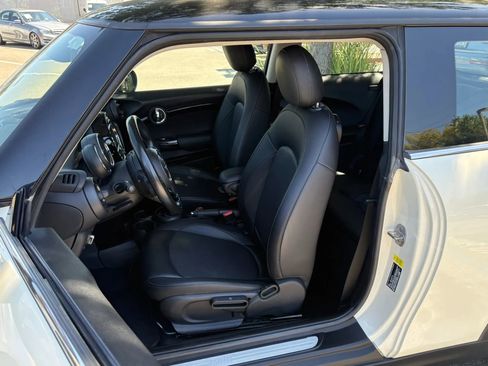 Used 2019 MINI Cooper 2-Door Hardtop FWD image 10