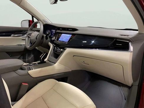 Used 2023 Cadillac XT6 Premium Luxury w/ Technology Package AWD/4WD image 26