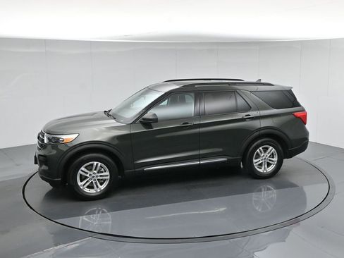 Certified 2022 Ford Explorer XLT image 49