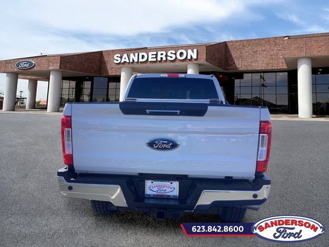 Used 2017 Ford F250 Lariat w/ Lariat Value Package AWD/4WD image 4