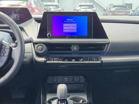 Used 2024 Toyota Prius XLE image 17