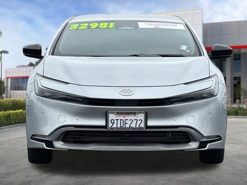 Used 2025 Toyota Prius XLE FWD image 11