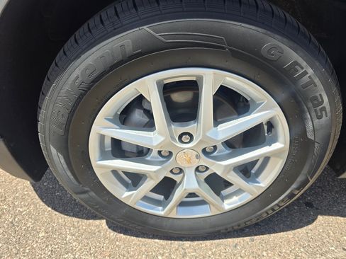 Used 2020 Chevrolet Equinox LS w/ LS Convenience Package FWD image 9