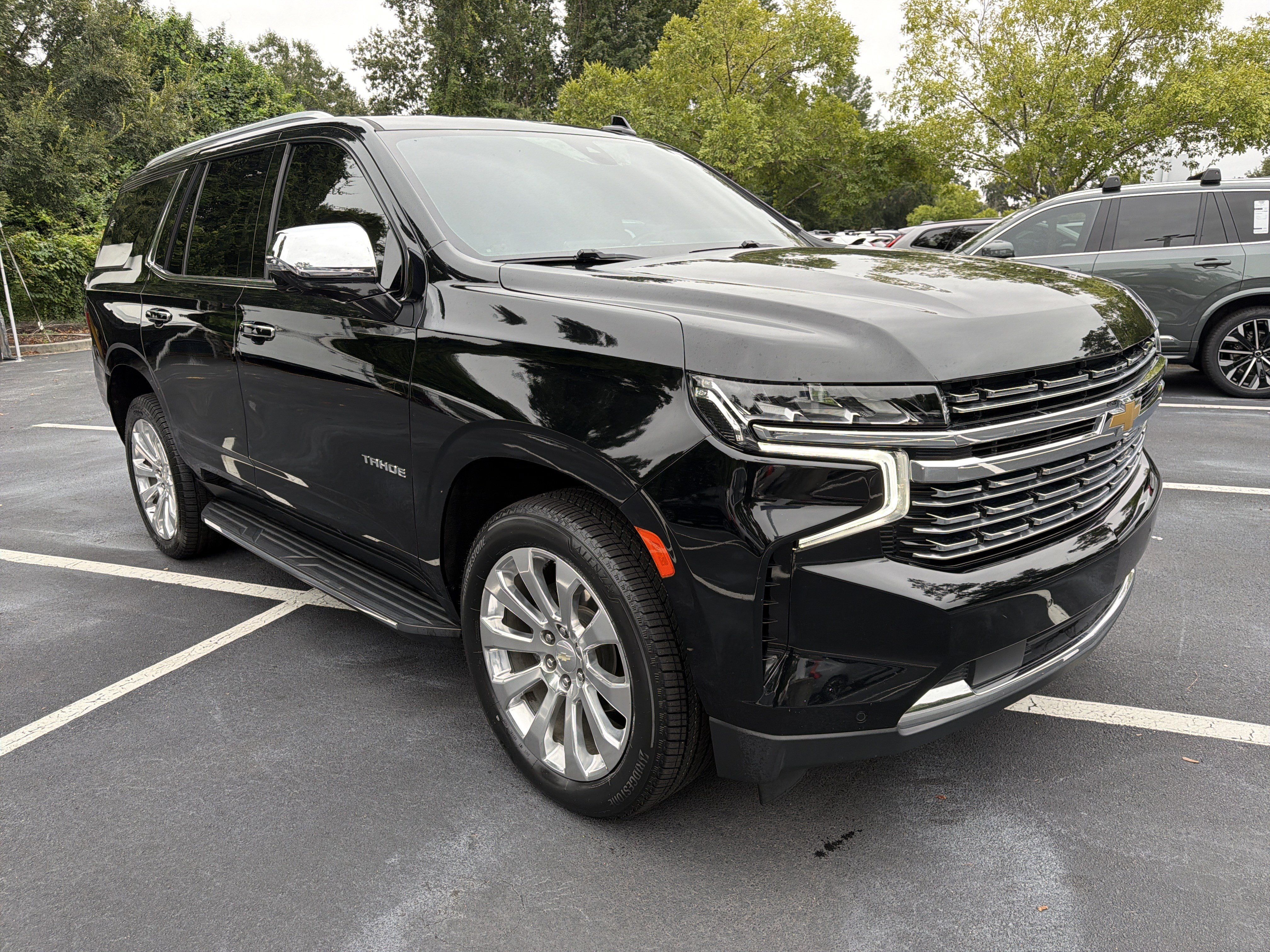 Used 2021 Chevrolet Tahoe Premier w/ Premium Package RWD image 2