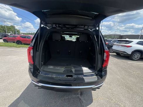 New 2026 GMC Yukon Denali w/ Sun & Power Step Package AWD/4WD image 13