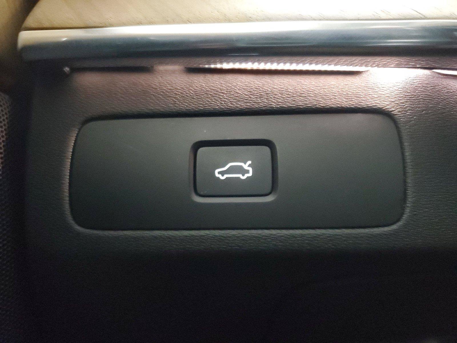 Certified 2024 Volvo XC90 B6 Plus w/ Protection Package Premier AWD/4WD image 36