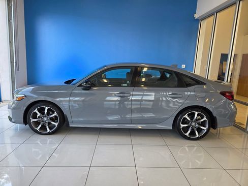 Used 2025 Honda Civic Sport image 4