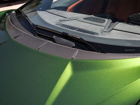 Used 2025 Lamborghini Revuelto AWD/4WD image 25