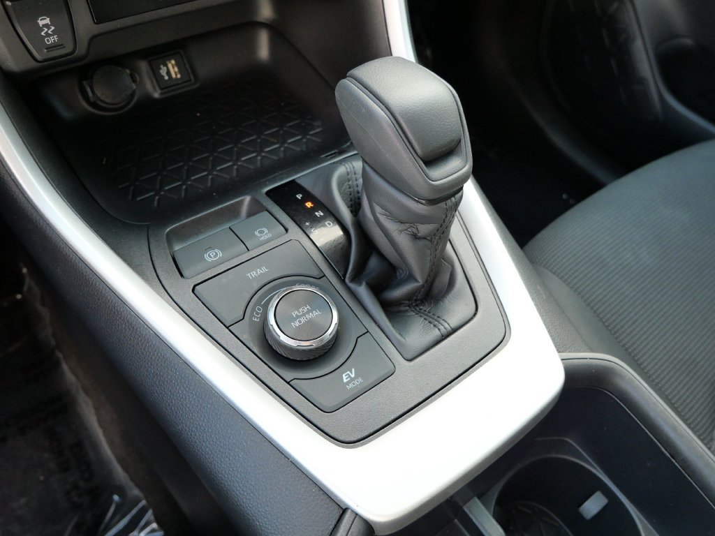 Certified 2025 Toyota RAV4 LE AWD/4WD image 23