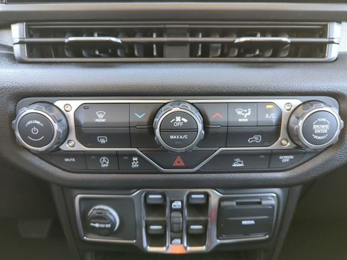 New 2026 Jeep Wrangler Sport image 25