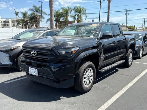 Certified 2025 Toyota Tacoma SR RWD image 3