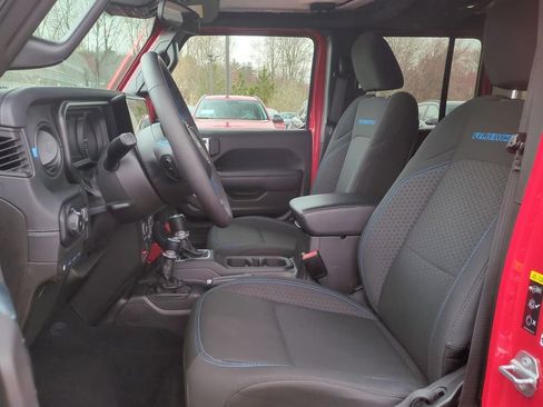 Used 2025 Jeep Wrangler Unlimited Rubicon 4xe w/ Safety Group AWD/4WD image 20