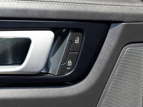 Used 2022 Porsche Cayenne Turbo image 35