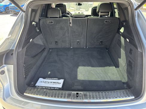 Used 2020 Porsche Cayenne S image 32