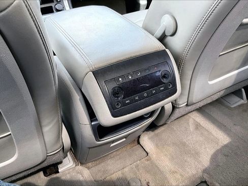 Used 2008 GMC Acadia SLT w/ Convenience Package FWD image 10