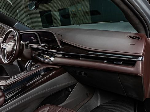 Used 2023 Cadillac Escalade ESV Sport Platinum image 14