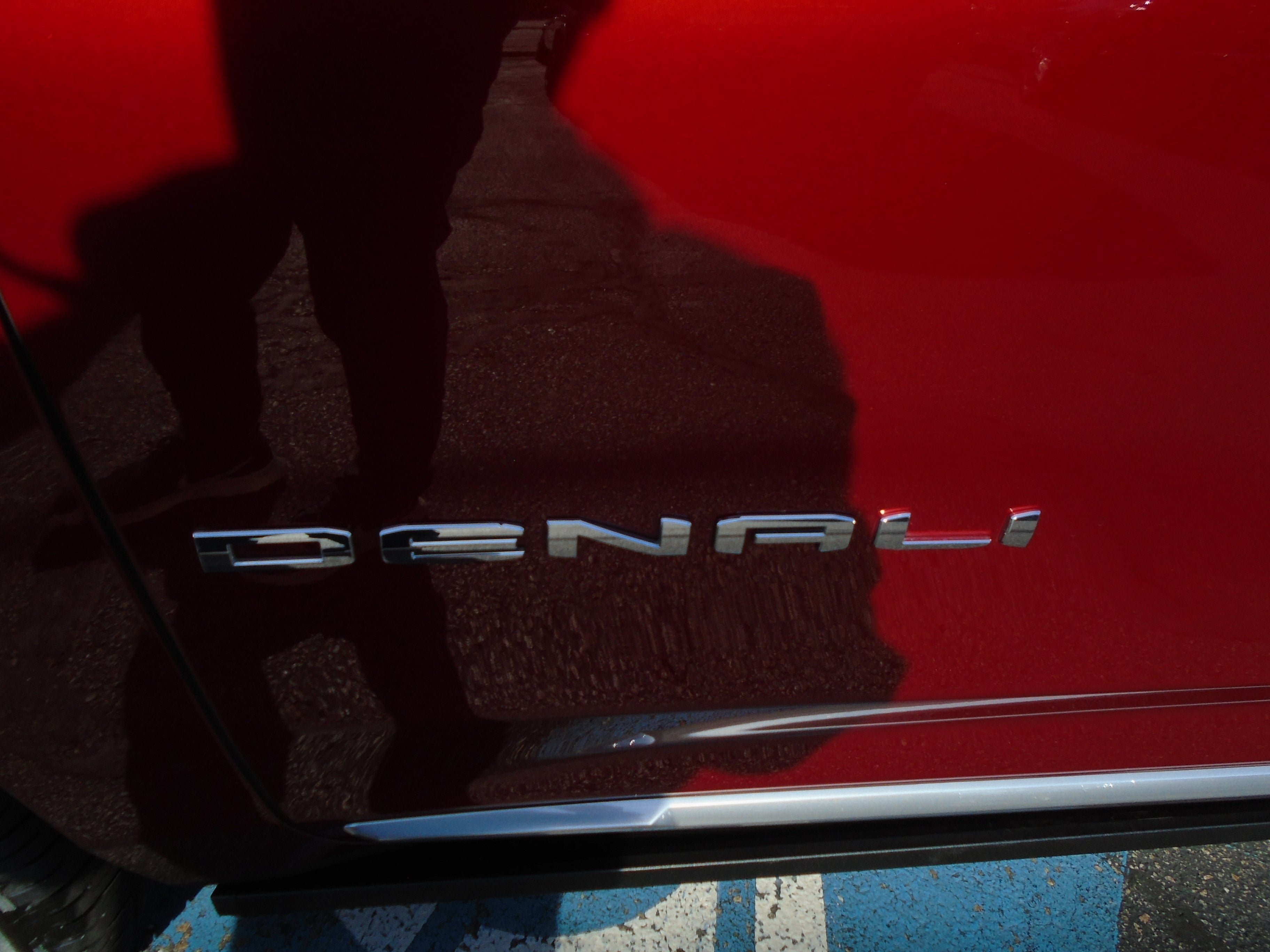 Used 2023 GMC Yukon Denali AWD/4WD image 18
