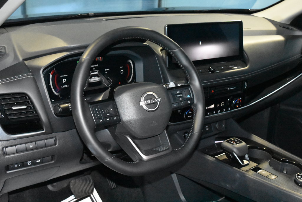 Certified 2026 Nissan Rogue SL AWD/4WD image 2