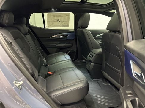 New 2026 Chevrolet Equinox EV LT w/ Convenience Package II AWD/4WD image 31