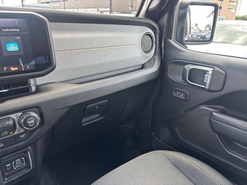 Used 2025 Jeep Wrangler Unlimited Sport AWD/4WD image 33