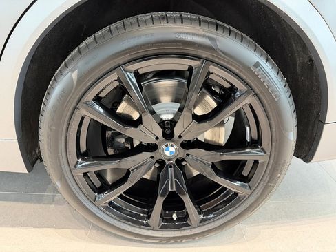 New 2026 BMW X7 M60i image 7