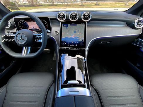 Certified 2025 Mercedes-Benz GLC 300 4MATIC image 5