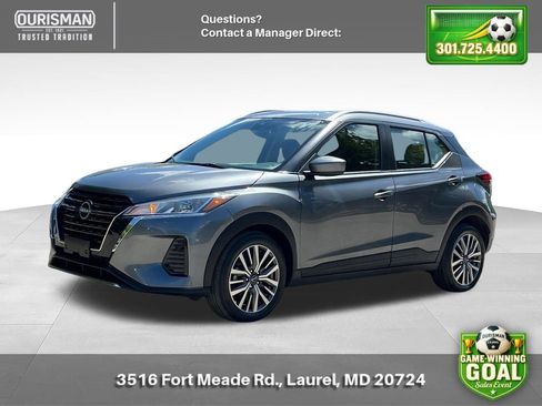 Used 2024 Nissan Kicks SV FWD image 2
