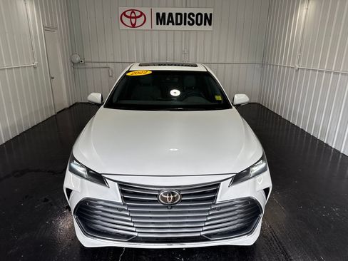 Used 2022 Toyota Avalon Limited w/ Advanced Safety Package FWD image 5