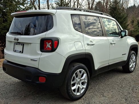 Certified 2016 Jeep Renegade Latitude image 6