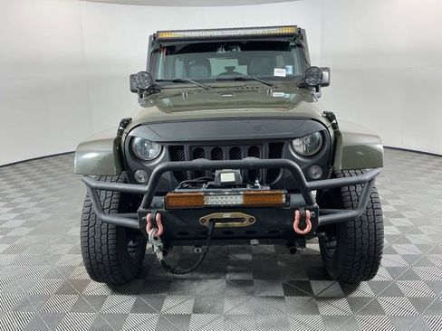 Used 2015 Jeep Wrangler Unlimited Rubicon w/ Katzkin Premium Leather Group AWD/4WD image 2