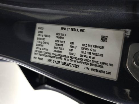 Used 2022 Tesla Model 3 Long Range AWD/4WD image 29