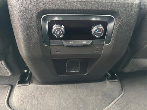 Used 2025 Chevrolet Tahoe Z71 image 28