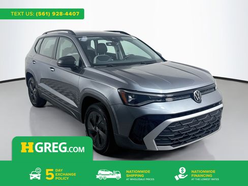 Used 2025 Volkswagen Taos S FWD image 1