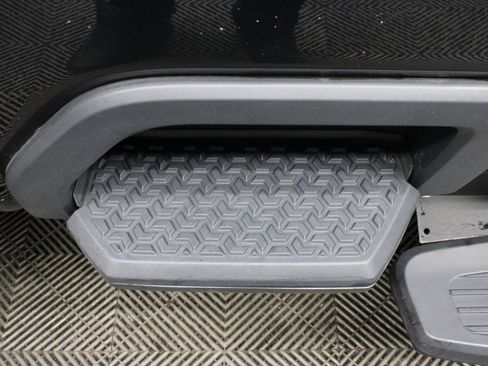 Used 2024 Chevrolet Silverado 2500 High Country image 39