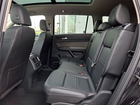 Certified 2023 Volkswagen Atlas SEL R-Line AWD/4WD image 10