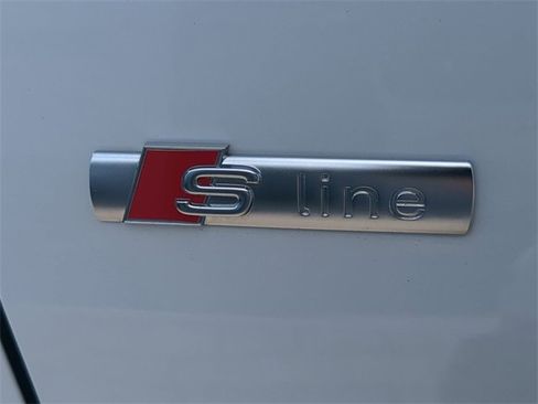 Used 2023 Audi Q4 e-tron Premium Plus w/ Premium Plus image 11