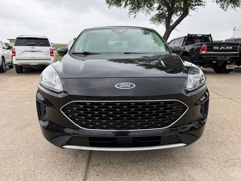 Used 2020 Ford Escape SE image 2