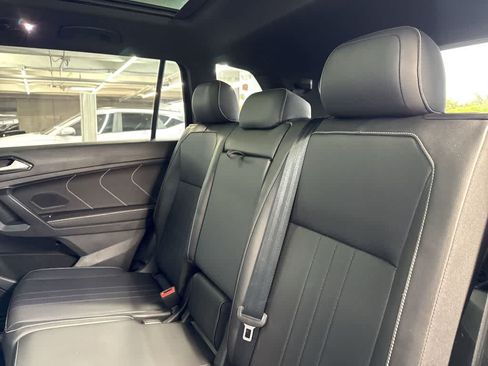Certified 2023 Volkswagen Tiguan SE R-Line FWD image 22