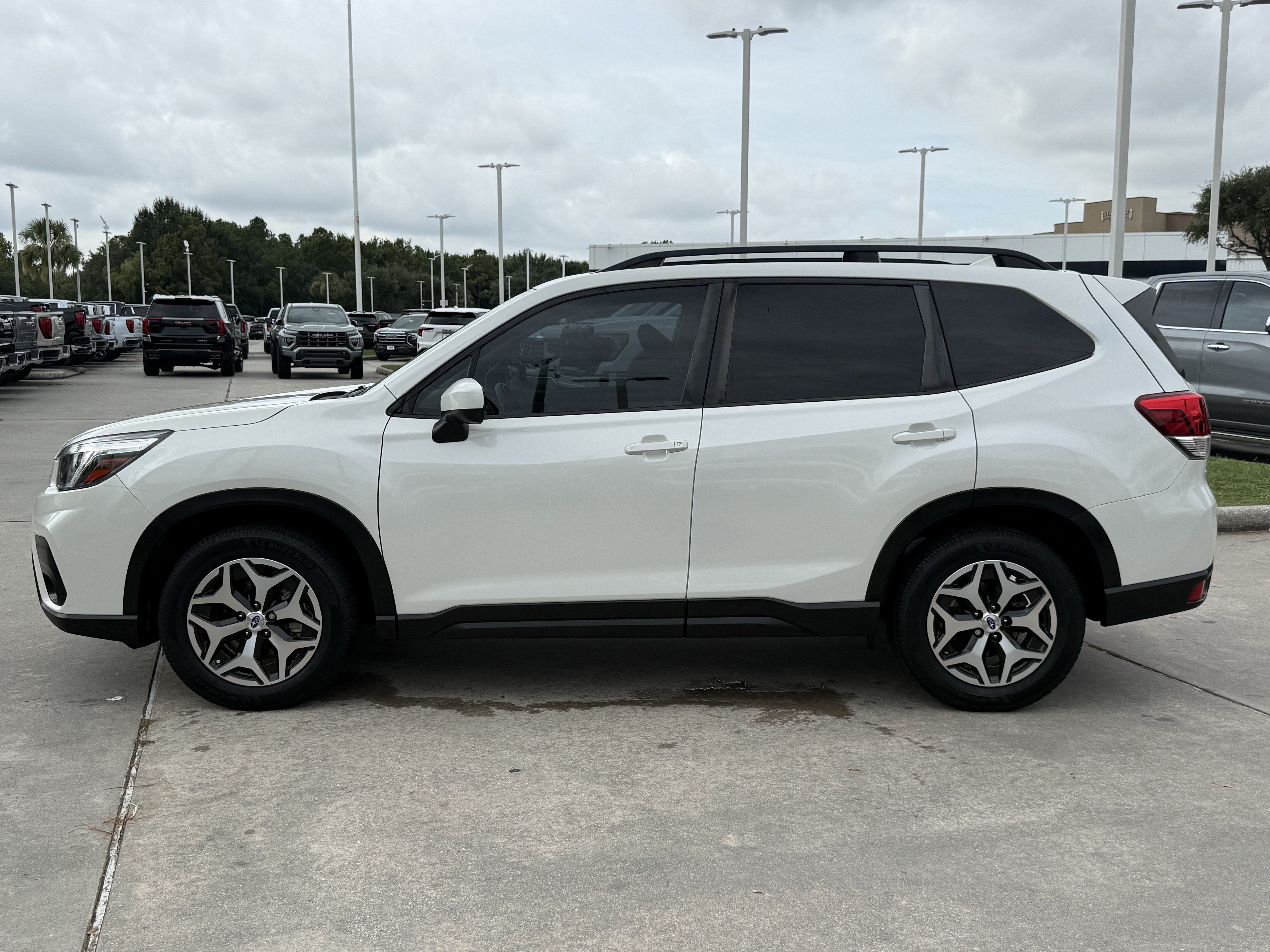 Used 2020 Subaru Forester Premium AWD/4WD image 8