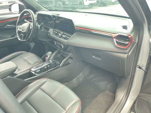 Used 2025 Chevrolet TrailBlazer RS FWD image 26
