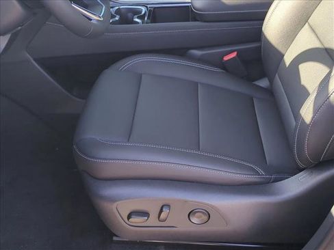 New 2026 Chevrolet Traverse LT w/ Driver Confidence Package image 4