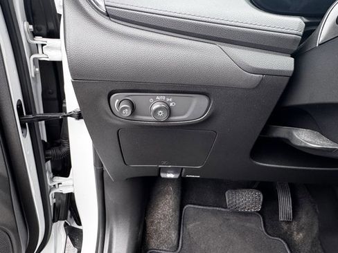 Used 2025 Buick Encore GX Preferred w/ Comfort Package image 17