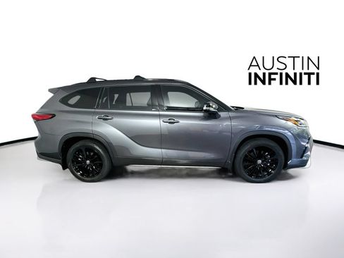 Used 2023 Toyota Highlander XSE FWD image 8