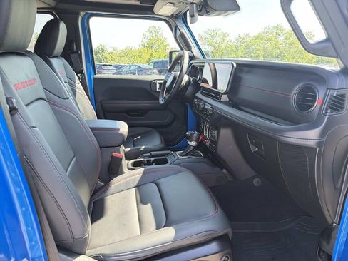 Used 2024 Jeep Wrangler Unlimited Rubicon w/ Technology Group AWD/4WD image 27